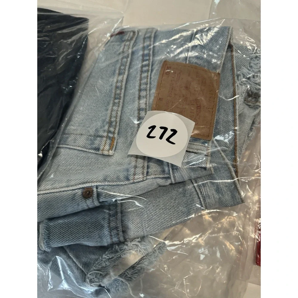 Vintage Women's Levi's 550 relaxed cutoff denim shorts size 11 jr. - Mexico